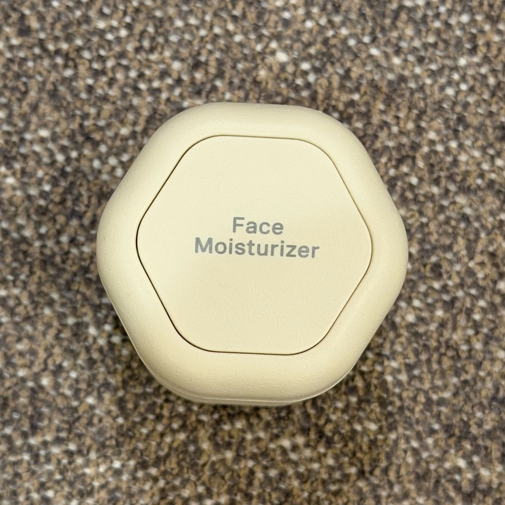 Cadence Capsule Medium Sand “Face Moisturizer”